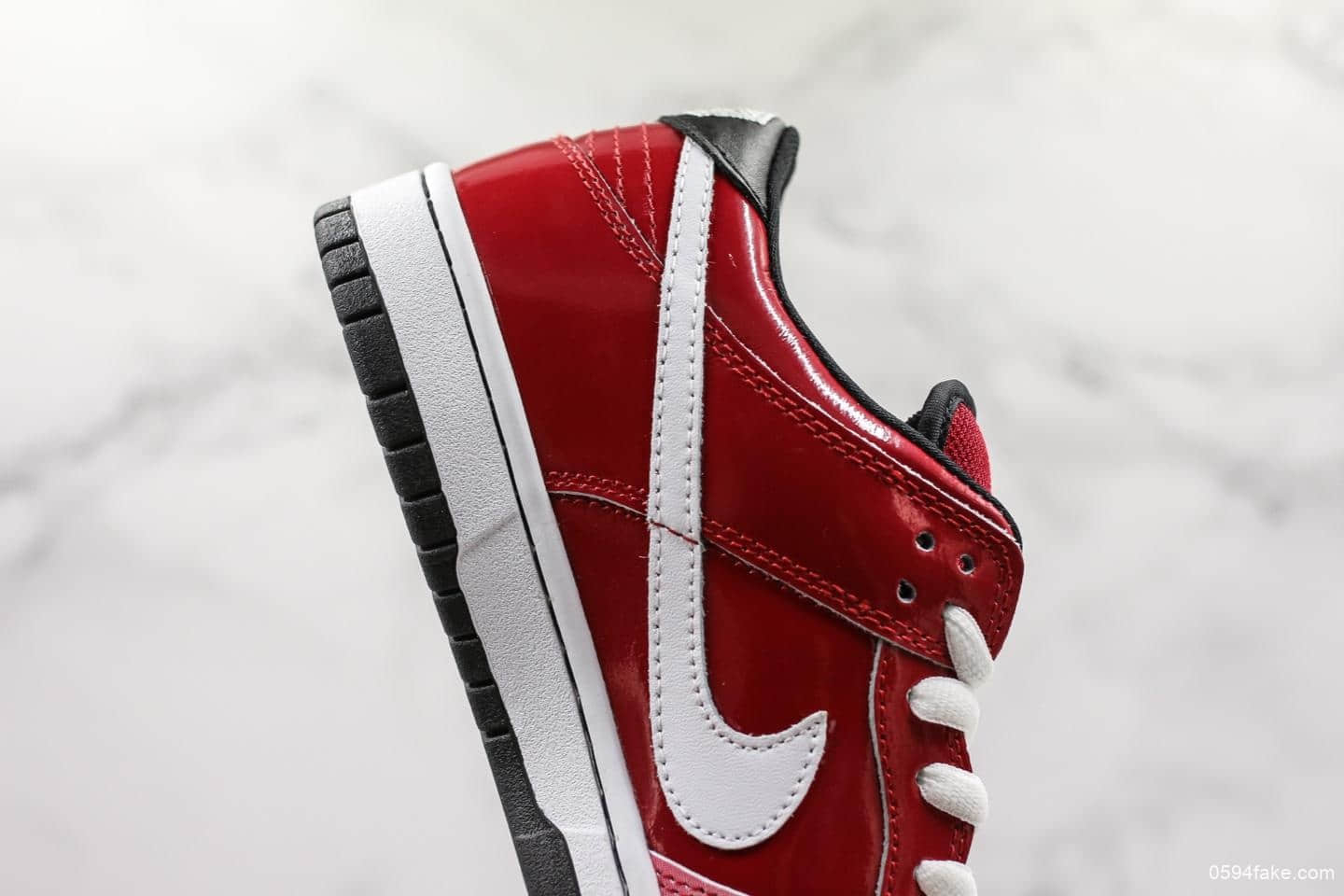 耐克Nike Dunk SB Low Kuwahara Et外星人漆皮公司级版本Dunk Sb新品首发原鞋开模 货号：313170-611