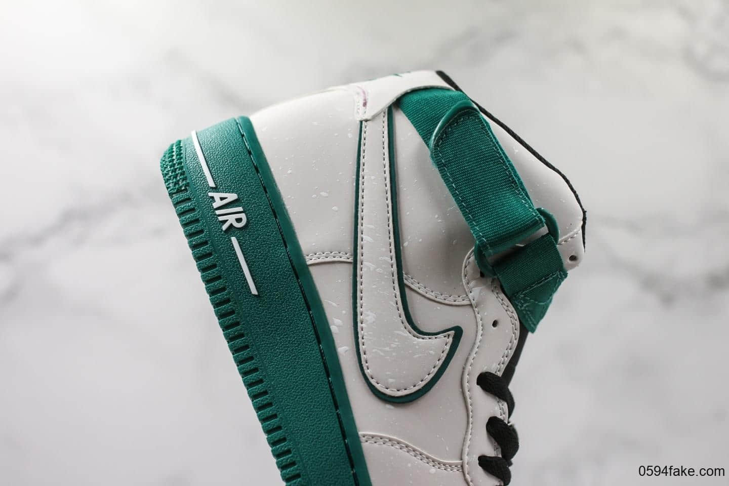 耐克Nike Air Force 1纯原版本世界篮球杯红绿鸳鸯全鞋身采用的是Micro Fiber 超纤反光材质原楦头原纸板打造内置气垫 货号:CK4581-110