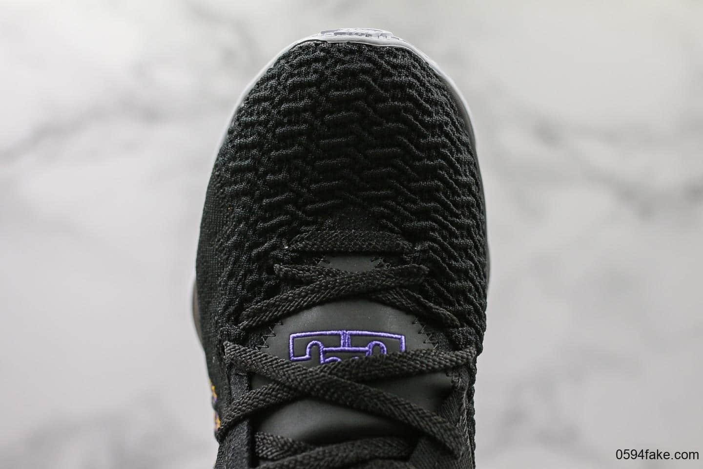 耐克Nike LeBron XVII纯原版本詹姆斯17鸳鸯配色实战运动篮球鞋高科技纤维气垫加持 货号:BQ3177-004