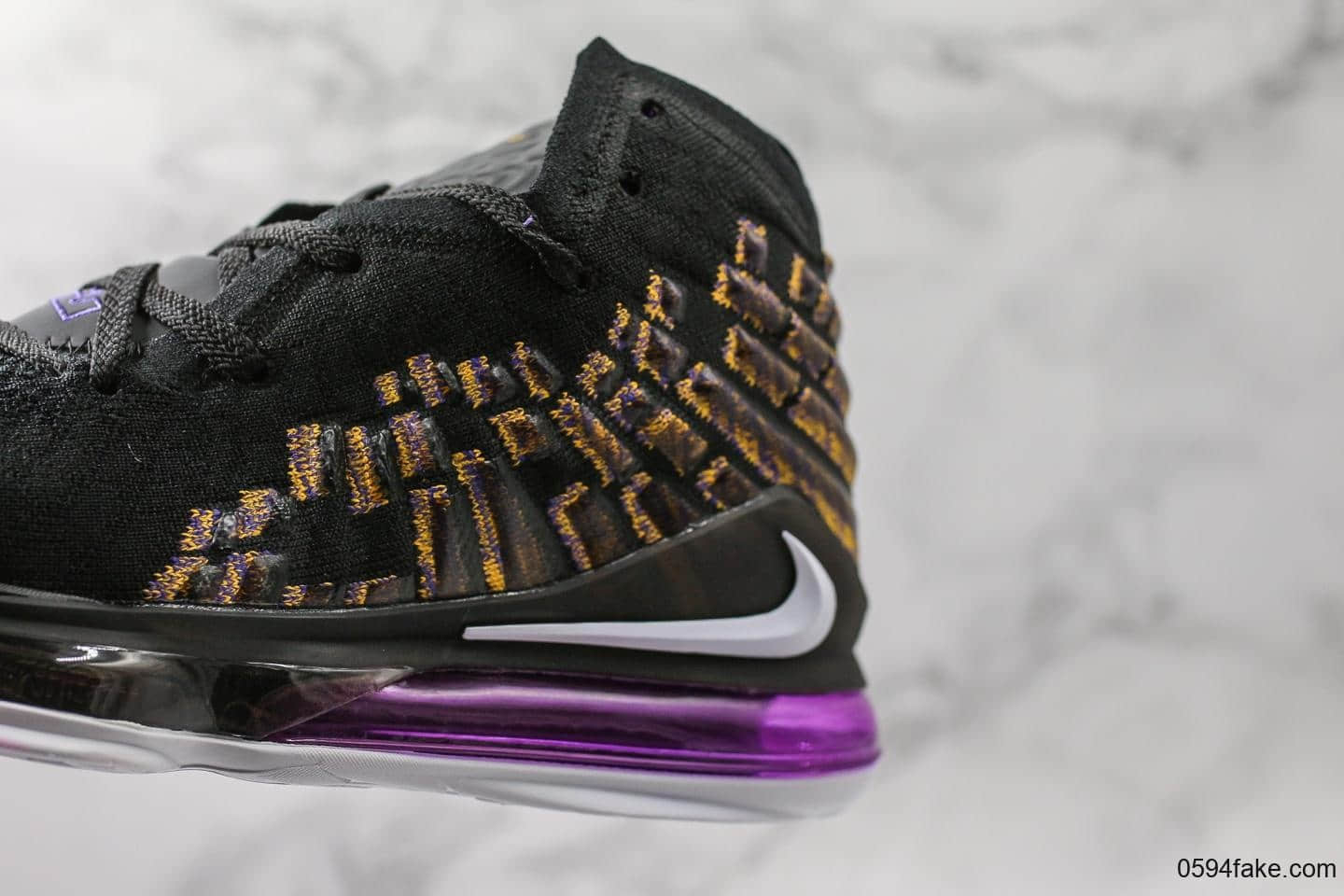 耐克Nike LeBron XVII纯原版本詹姆斯17鸳鸯配色实战运动篮球鞋高科技纤维气垫加持 货号:BQ3177-004