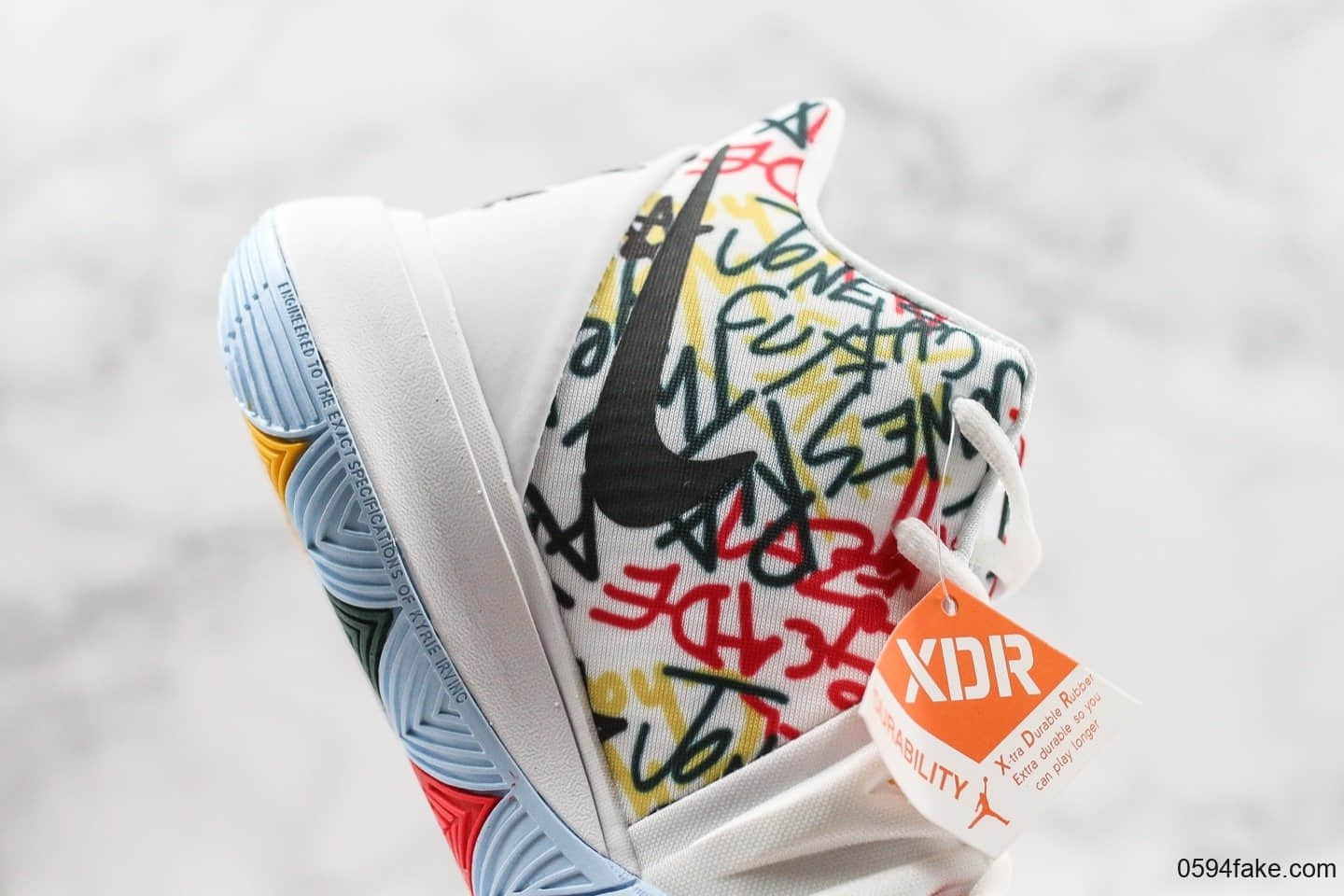 耐克Nike Kyrie5 GS Keep Sue Fresh纯原版本欧文5涂鸦配色实战篮球鞋内置气垫原鞋开模 货号：CW4403-100