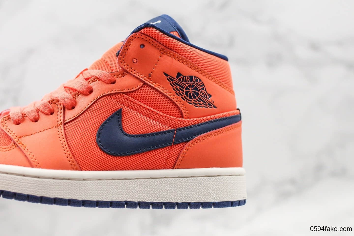 乔丹Air Jordan 1 Mid Releasing in Turf Orange珊瑚橙中帮AJ1纯原版本内置气垫搭载鞋面网眼透气 货号:CD7240-804