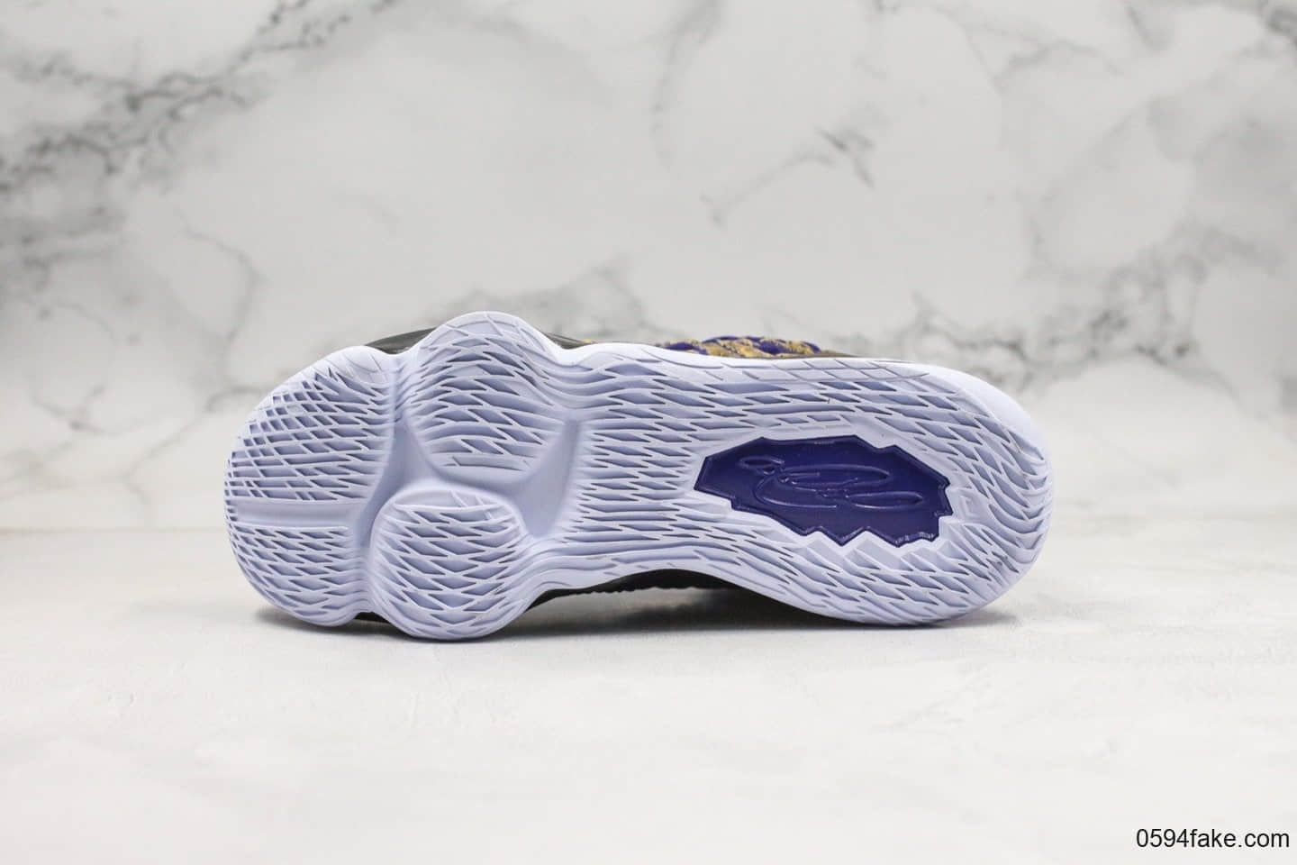 耐克Nike LeBron 17 Future Air纯原版本詹姆斯17代篮球鞋紫色内置Zoom+Max双气垫加持正确鞋楦开发支持实战 货号:BQ3177-920
