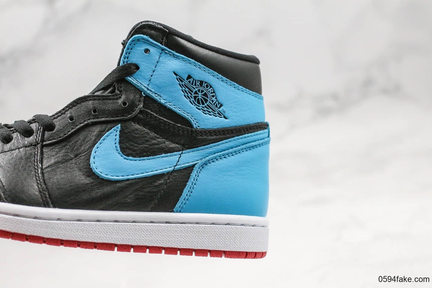 乔丹Nike Air Jordan 1 High OG WMNS UNC To Chicago纯原版本高帮AJ1红蓝配色正确荔枝纹头层皮鞋面材质 货号：CD0461-046