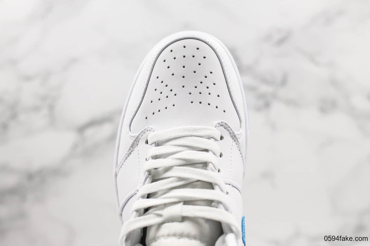 乔丹Air Jordan 1 Mid公司级版本中帮AJ1北卡蓝配色原厂原模大底正确鞋面皮料 货号：BQ6472-114