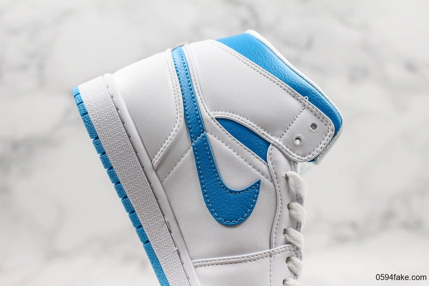 乔丹Air Jordan 1 Mid公司级版本中帮AJ1北卡蓝配色原厂原模大底正确鞋面皮料 货号：BQ6472-114