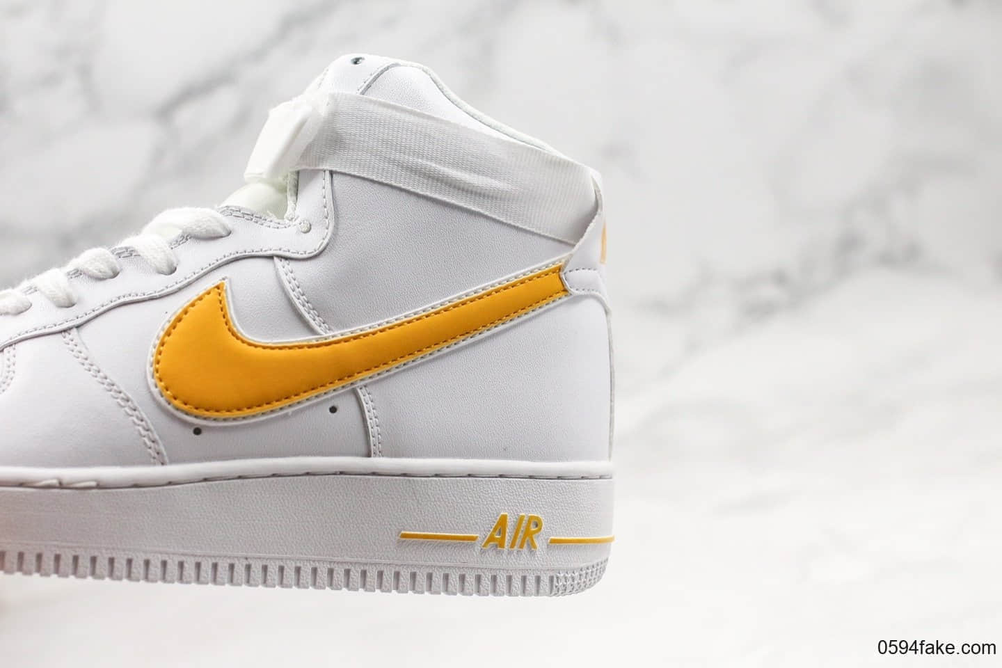 耐克NIKE AIR FORCE 1 HIGH AVAILABLE IN WHITE AND UNIVERSITY GOLD纯原版本高帮空军一号全白蛋黄色勾内置气垫原盒原标 货号：AT4141-101