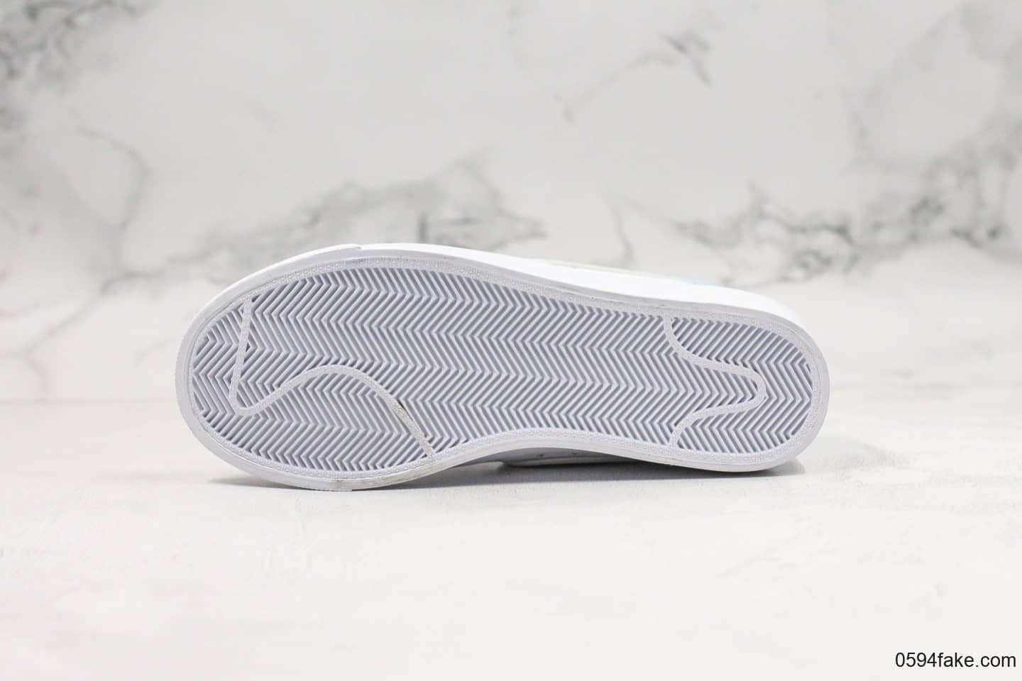 耐克Nike Sb OG HH纯原版本低帮开拓者限定配色进口头层麂皮内置Zoom气垫原盒原标 货号：CJ7049-616