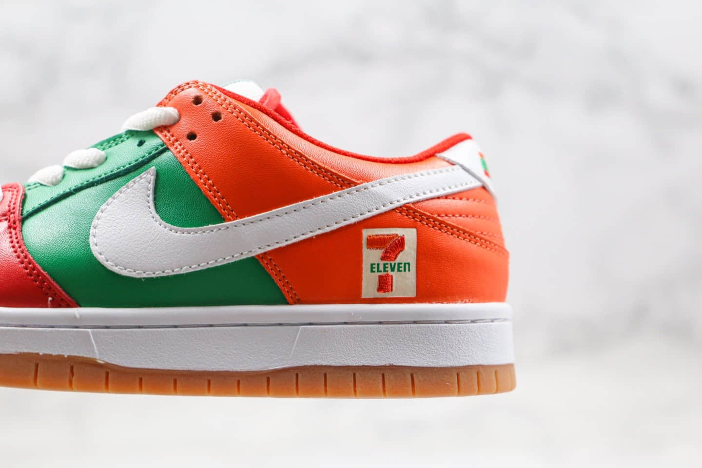 耐克Nike SB Dunk Low x 7-Eleven纯原版本便利店联名款橙绿红色SB DUNK板鞋内置Zoom气垫原盒原标 货号：CZ5130-600