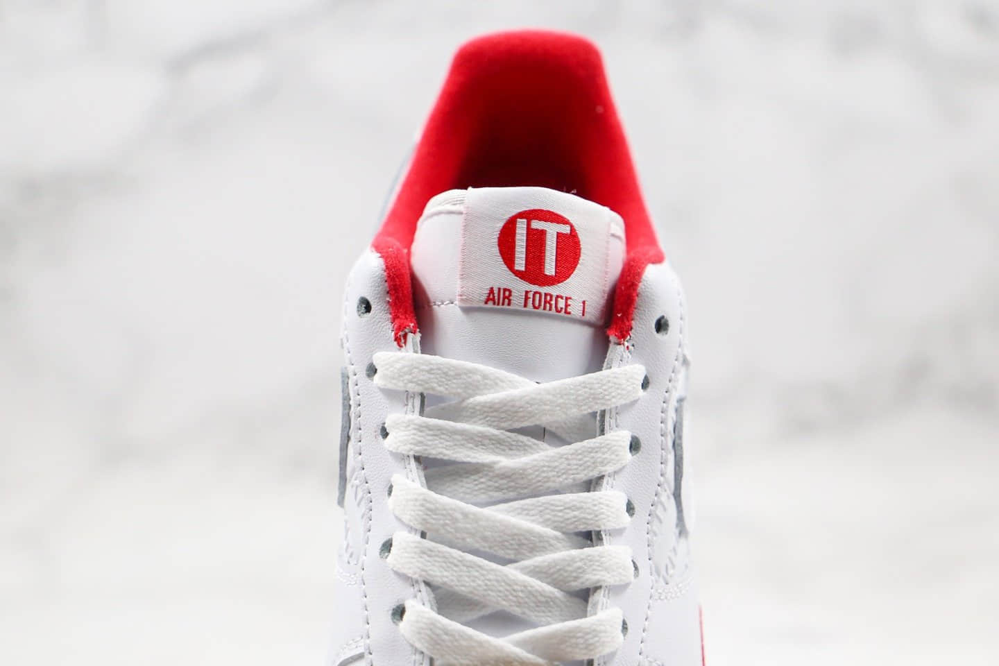 耐克Nike Air Force1 Ronnie Fieg it x KITH纯原版本低帮空军一号日本限定浮雕木盒包装白红色内置气垫原盒配件 货号：CU2980-193