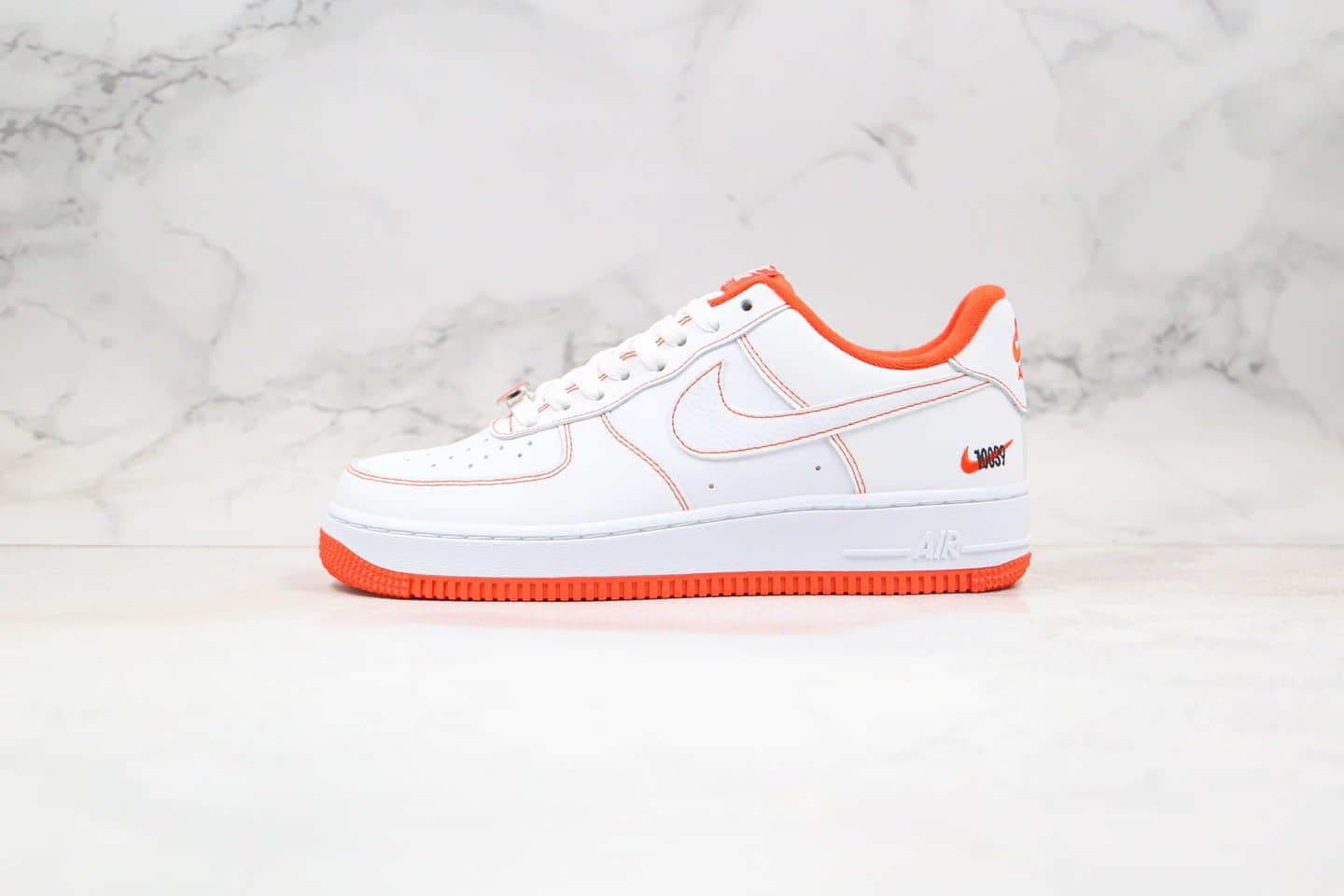 耐克Nike Air Force 1纯原版本低帮空军一号白橙色内置气垫原盒原标 货号：CT2585-100