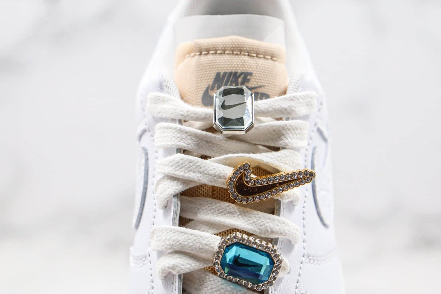 耐克Nike Air Force 1 07 LX White Onyx Bling LF纯原版本低帮空军一号钻石哔呤宝石装饰板鞋内置全掌Sole气垫 货号:CZ8101-100