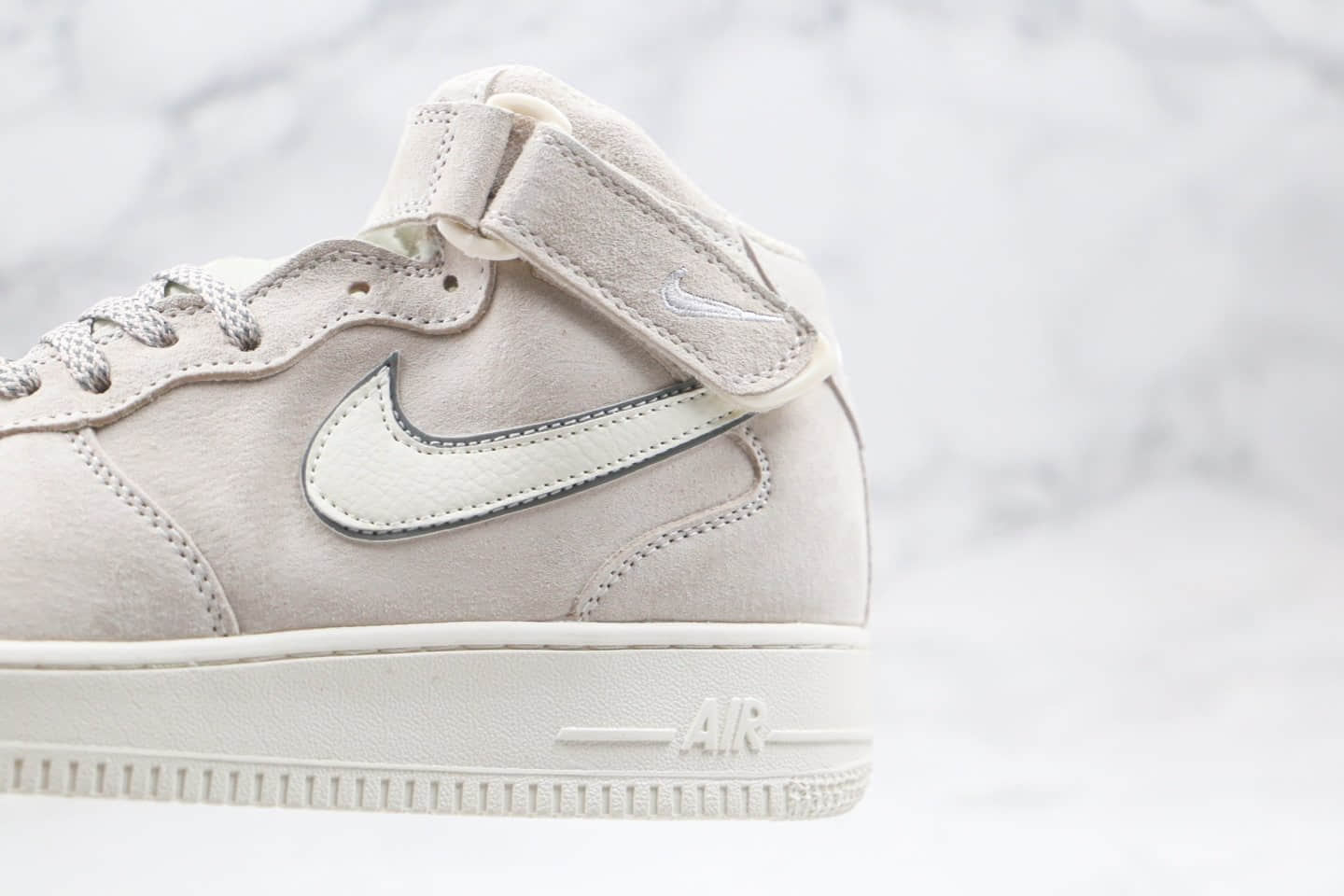 耐克Nike Air Force 1 Mid 07纯原版本中帮空军一号3M反光浅灰色板鞋内置全掌Sole气垫 货号:315121-048