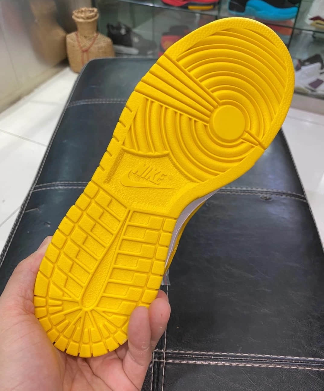 活力白黄装扮！Nike Dunk Low WMNS“ Laser Orange”实物细节图释出！ 货号：CU1726-901