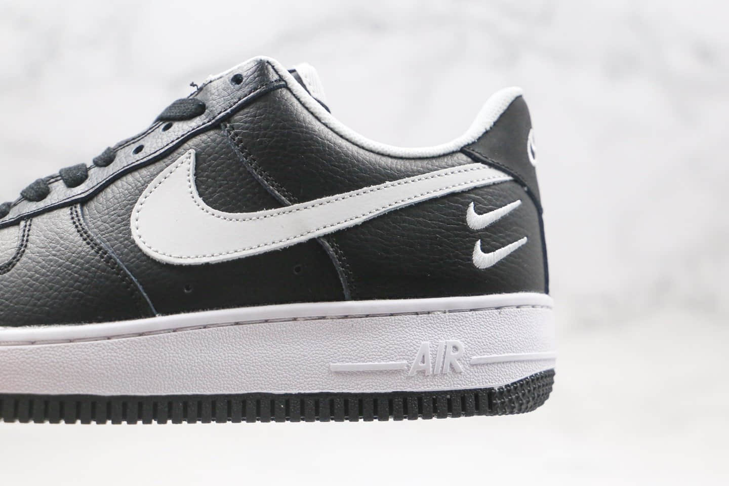 耐克Nike Air Force1 07 LOW纯原版本低帮空军一号双勾小勾黑白色板鞋内置气垫 货号:DC2300-001