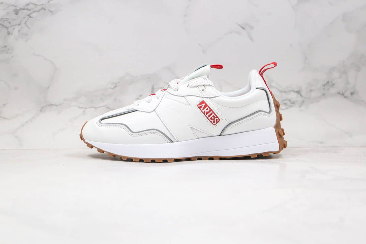 新百伦New Balance 327纯原版本皮面复古慢跑鞋NB327白灰红色3M反光满天星原盒原标 货号:MS327ARI