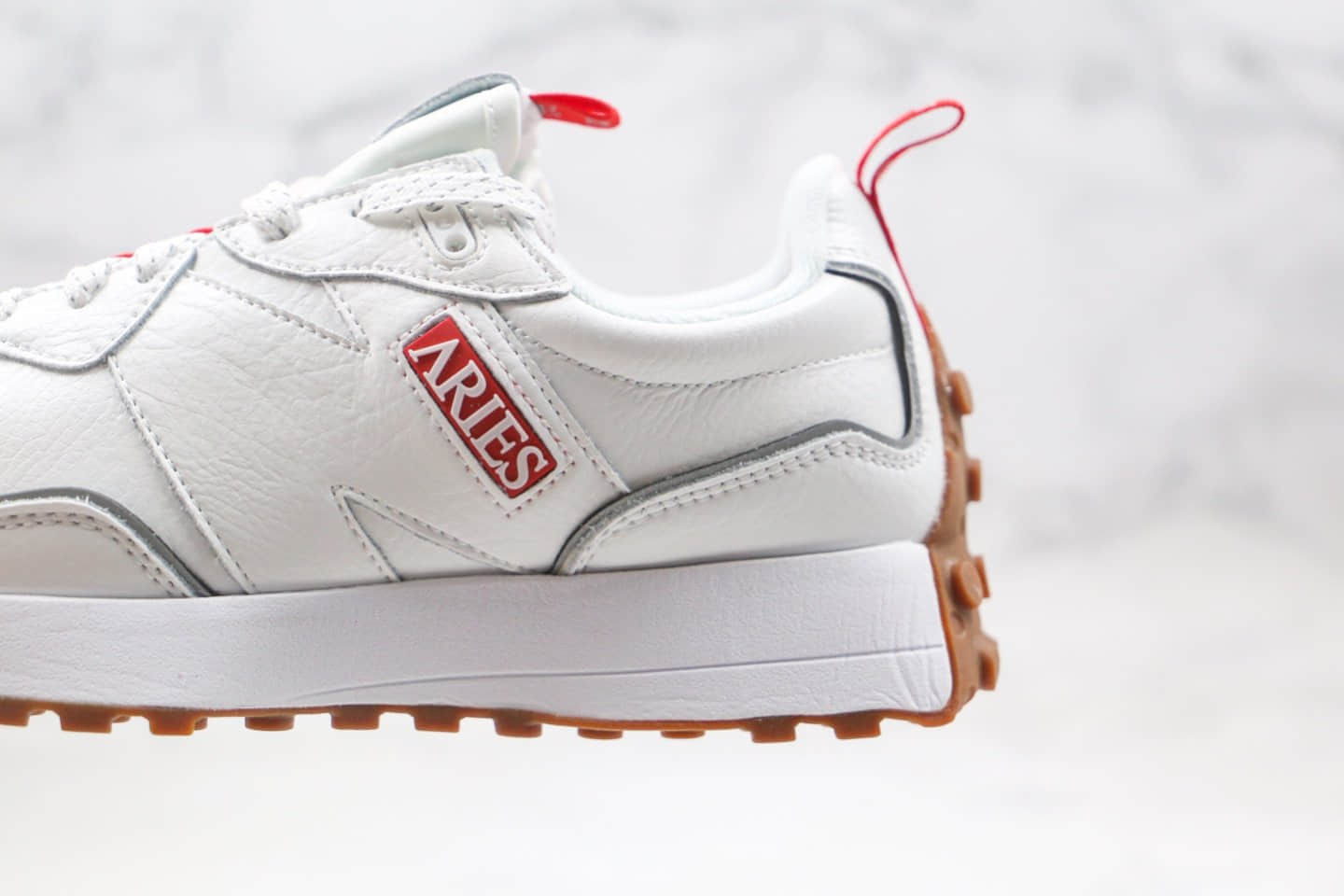 新百伦New Balance 327纯原版本皮面复古慢跑鞋NB327白灰红色3M反光满天星原盒原标 货号:MS327ARI