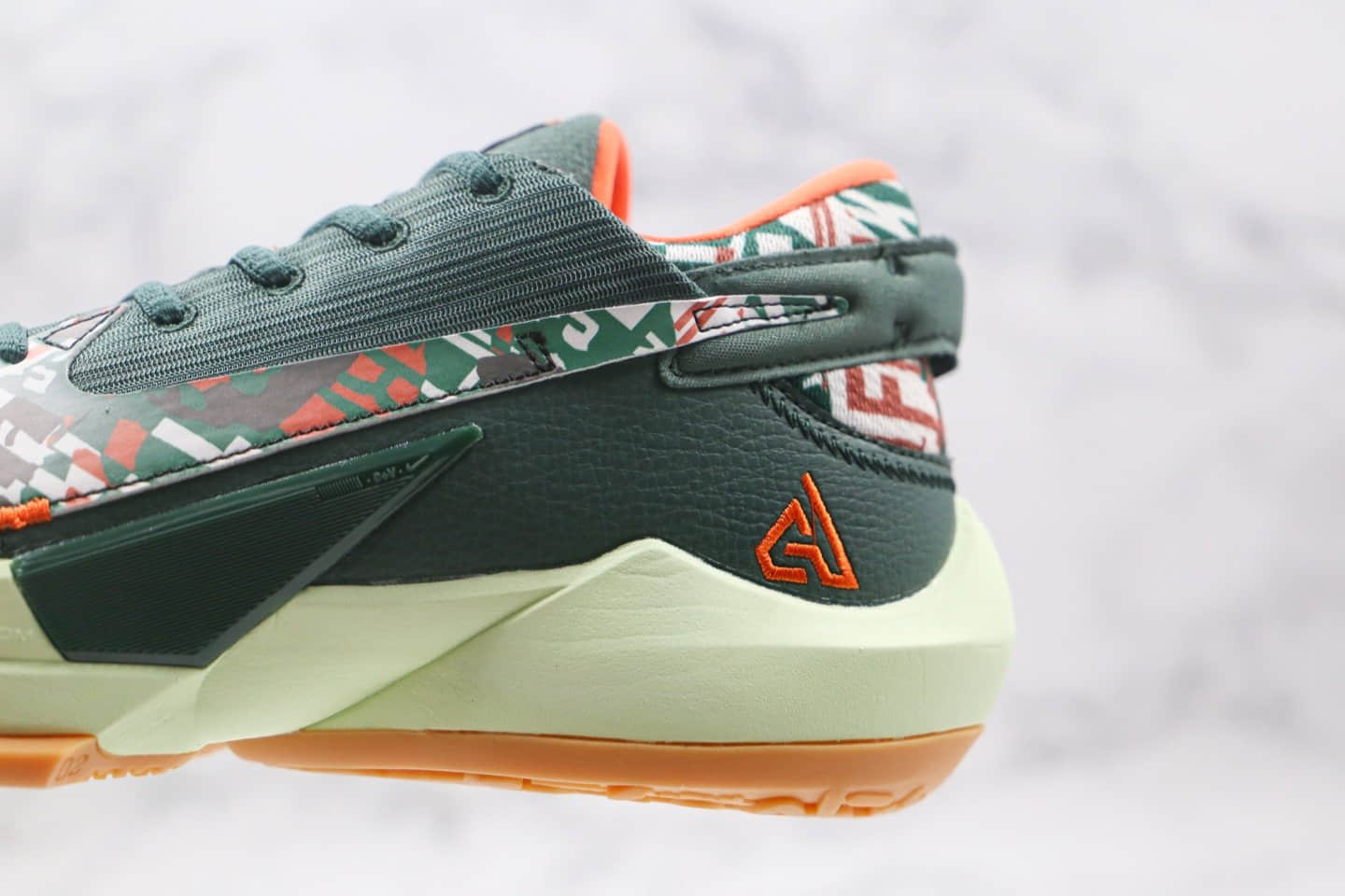 耐克Nike Zoom Freak 2纯原版本字母哥二代篮球鞋绿橙色内置气垫支持实战 货号:CK5424-301