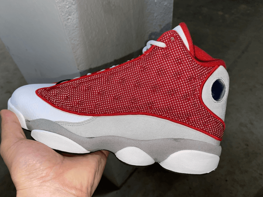 酷似凯文·马丁PE!全新AJ13“ Red Flint”惊艳亮相!还有几分Flint的味道! 货号:414571-600