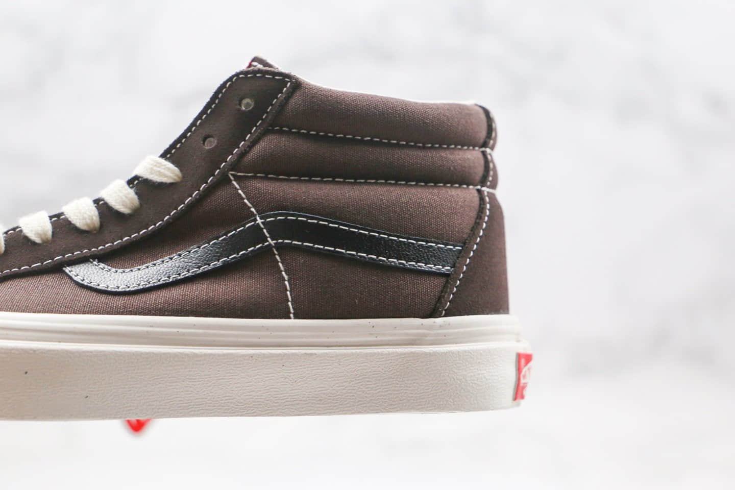 万斯Vans Sk8-Mid公司级版本中帮帆布麂皮拼接板鞋咖啡棕原厂硫化大底 货号:VN0A3ZCDUN8