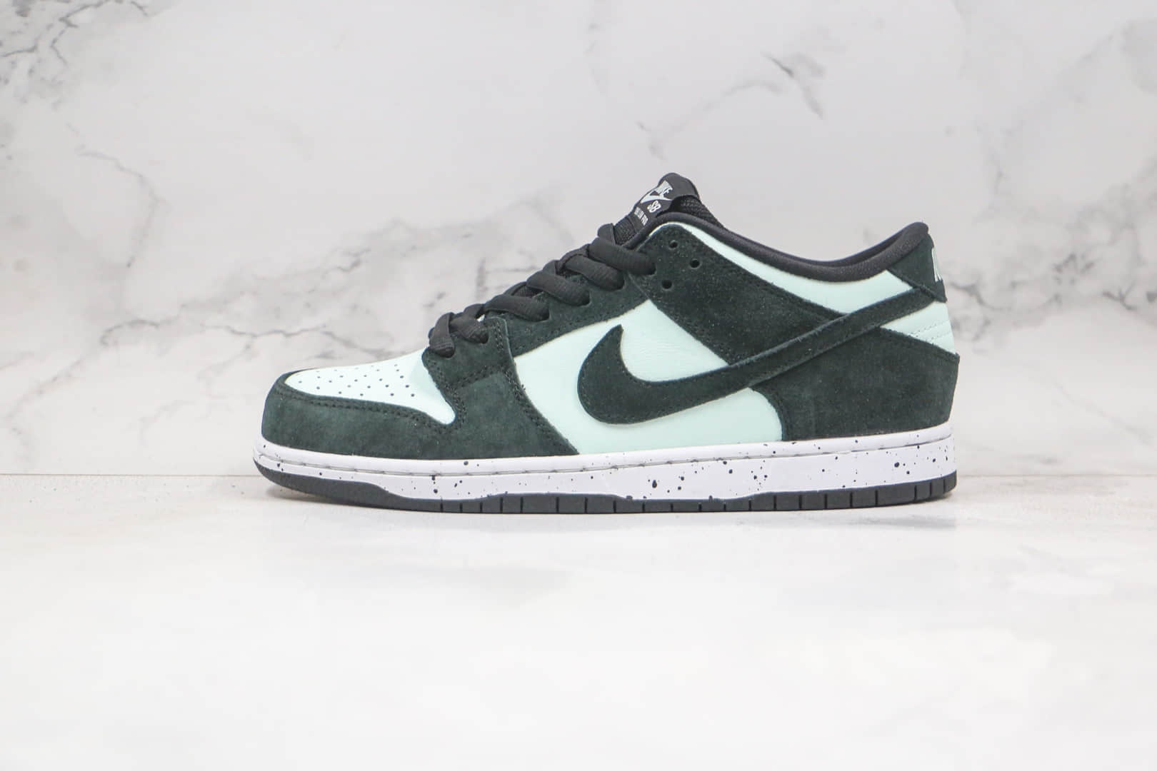 耐克Nike SB Dunk Barely Green纯原版本低帮SB DUNK黑浅绿小钻石板鞋内置后跟Zoom气垫 货号：854866-003