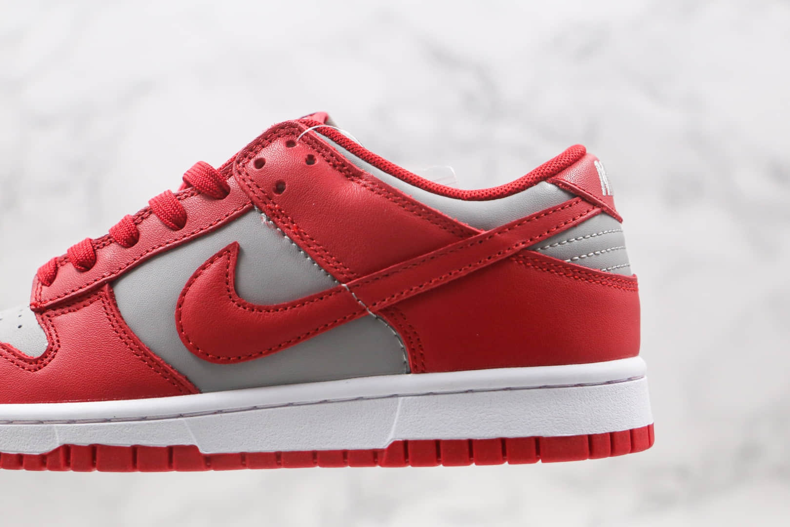 耐克Nike SB Dunk Low纯原版本低帮SB DUNK灰红色板鞋内置气垫原盒原标 货号:DD1301-002