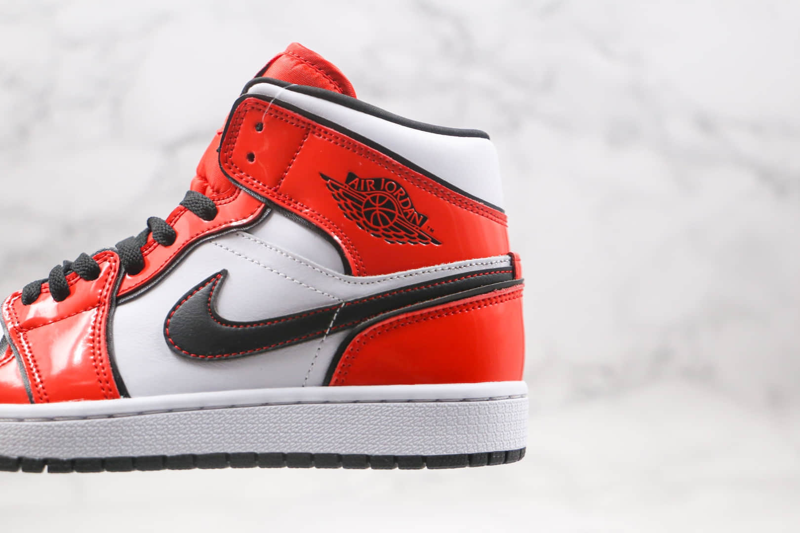 乔丹Air Jordan 1 Mid Turf Orange纯原版本中帮AJ1白红黑线勾勒篮球鞋原档案数据开发 货号:DD6834-802