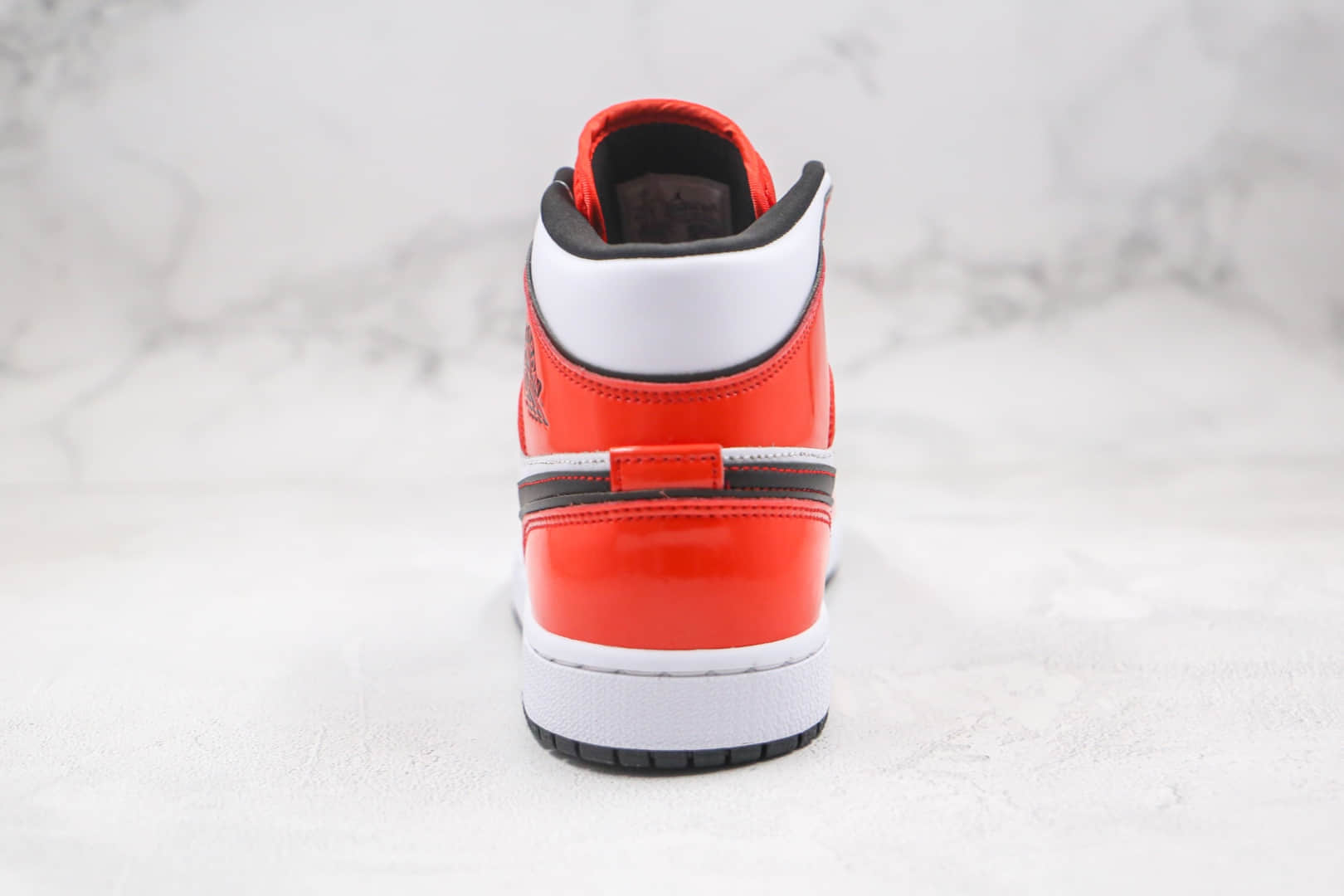 乔丹Air Jordan 1 Mid Turf Orange纯原版本中帮AJ1白红黑线勾勒篮球鞋原档案数据开发 货号:DD6834-802