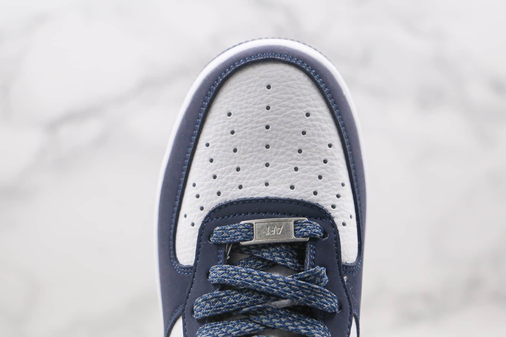 耐克Nike Air Force 1 07纯原版本中帮空军一号海军蓝板鞋内置全掌Sole气垫 货号：AQ2263-115