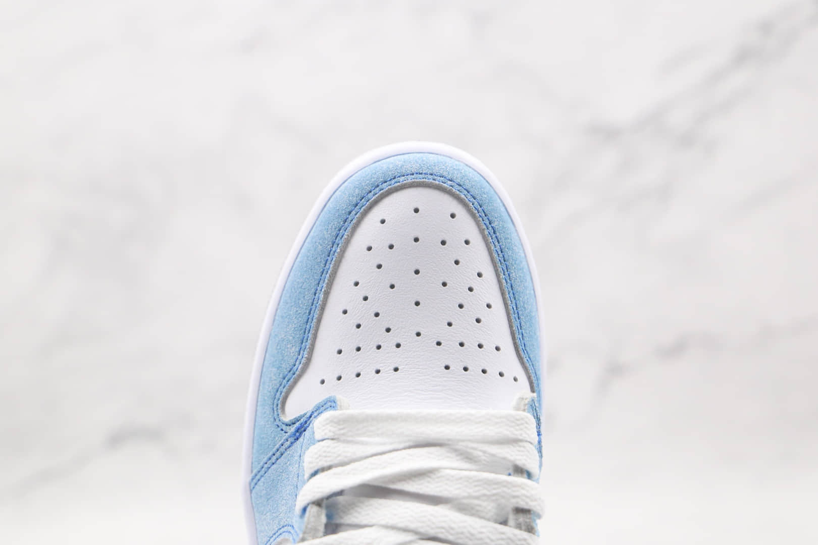 乔丹Air Jordan 1 Hyper Royal纯原版本高帮AJ1麂皮白蓝色篮球鞋正确后跟定型原盒原标 货号:555088-402