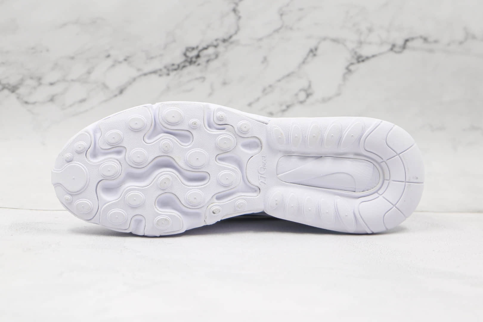 耐克Nike Air Max 270 React纯原版本半掌气垫Max270白灰银色气垫鞋内置真小潘气垫 货号:CV1632-100