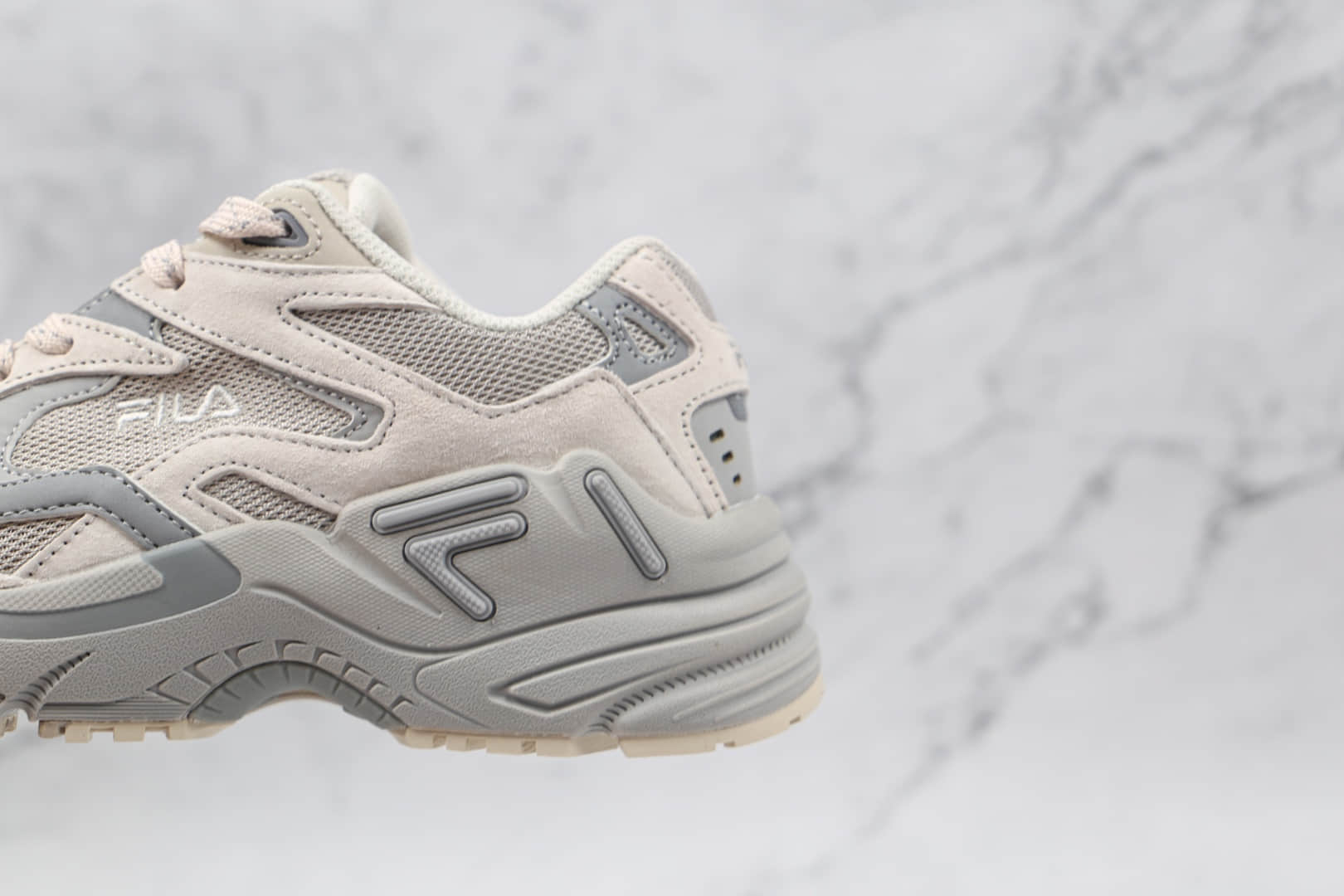 斐乐FILA纯原版本灰米白色老爹鞋原楦头纸板打造原盒原标