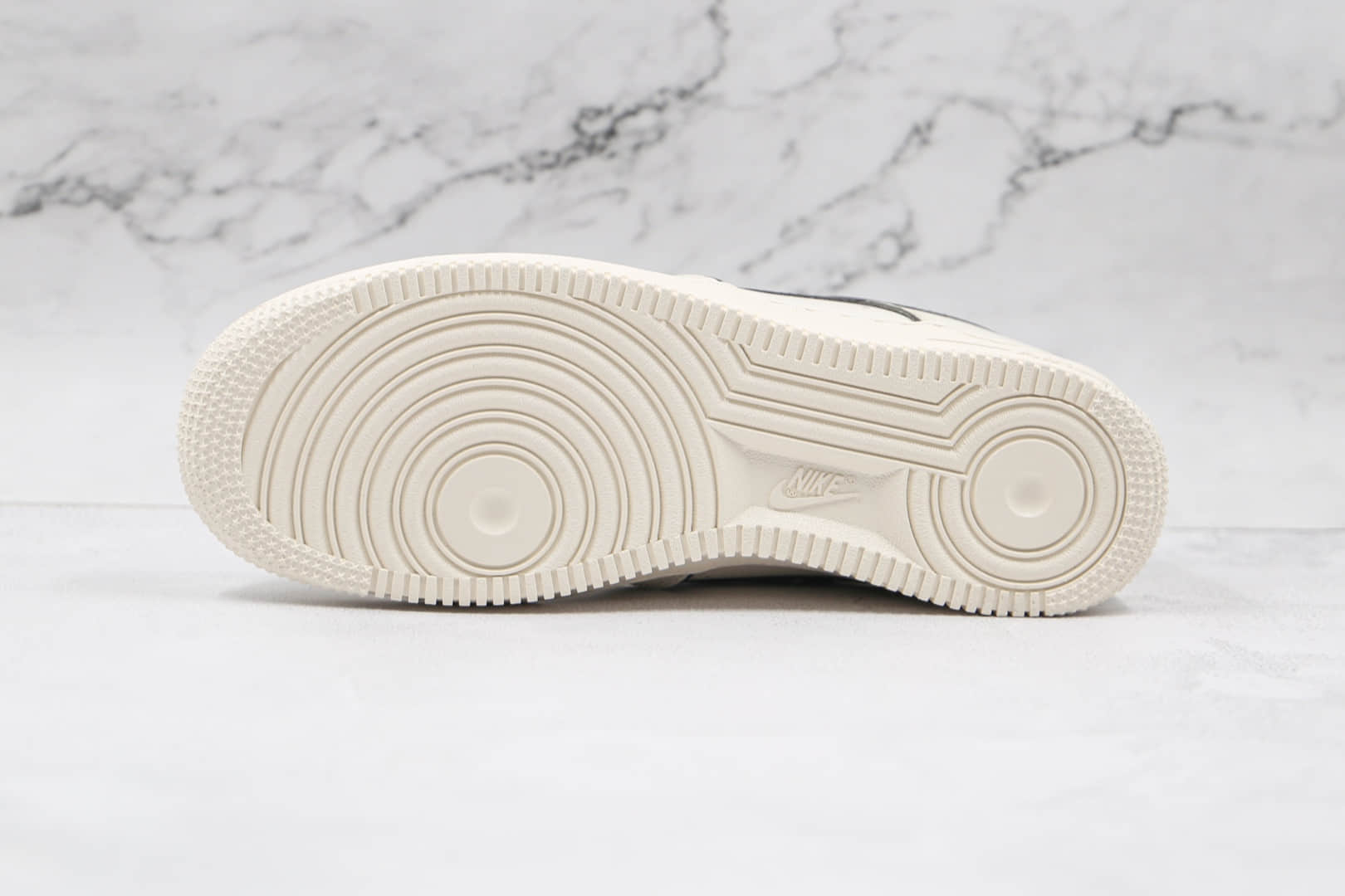 耐克Nike Air Force 1 '07纯原版本低帮空军一号镭射白紫3M反光板鞋内置气垫 货号：BQ0086-365