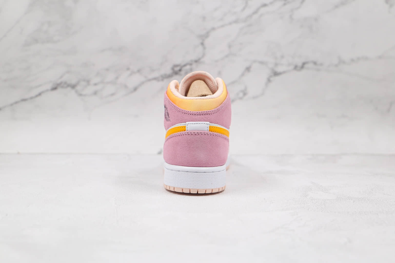 乔丹Air Jordan aj1 mid SE GS纯原版本中帮AJ1扎染粉板鞋原鞋开模一比一打造 货号：DC9517-600