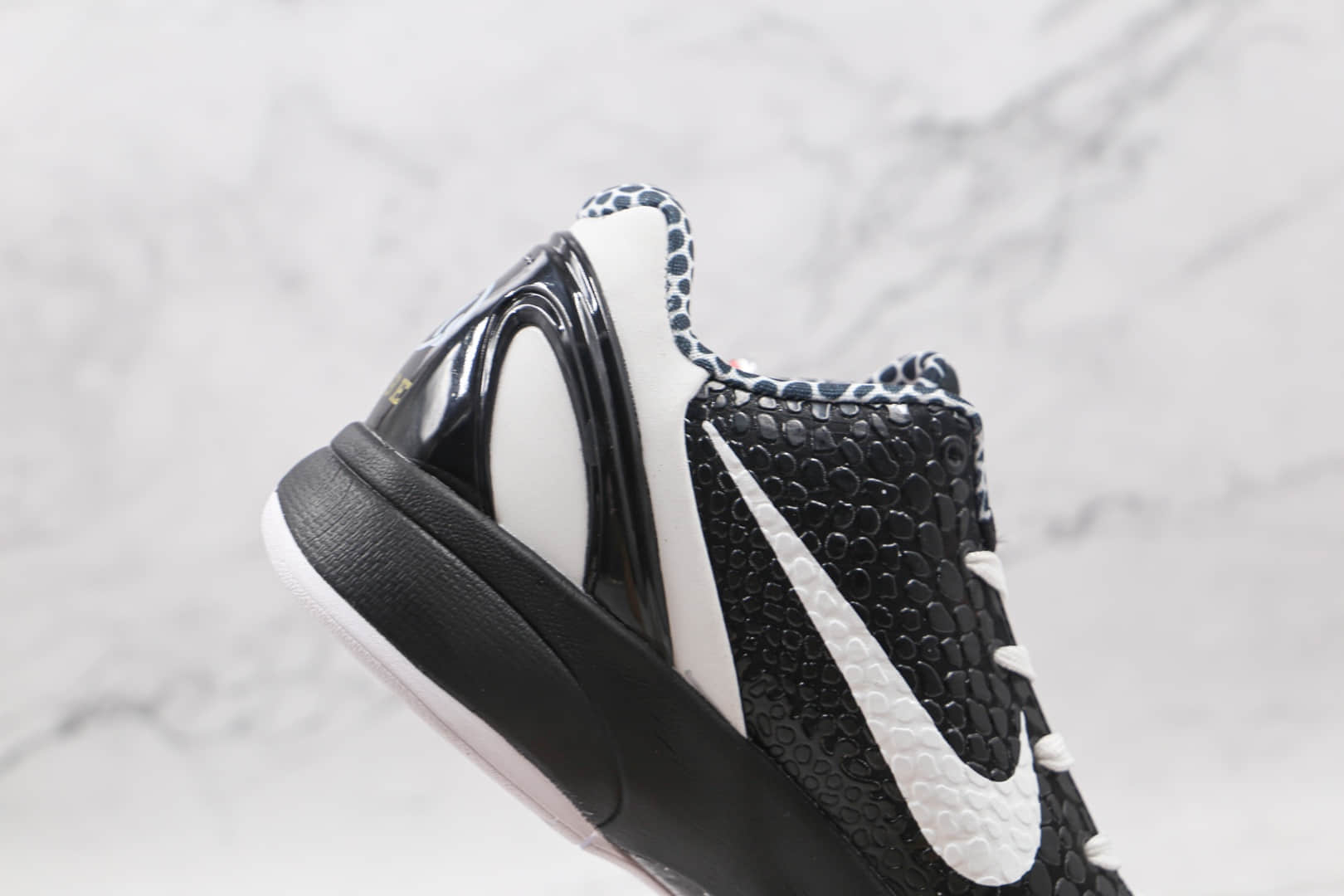 耐克Nike Kobe 6 Protro“Mamba Forever”纯原版本科比6实战篮球鞋黑白蛇纹原档案数据开发 货号：CW2190-002
