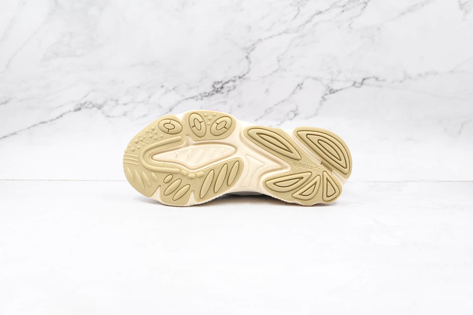 阿迪达斯Adidas OZWEEGO 2021纯原版本水管布面米红色老爹鞋原楦头纸板打造 货号:FX6108