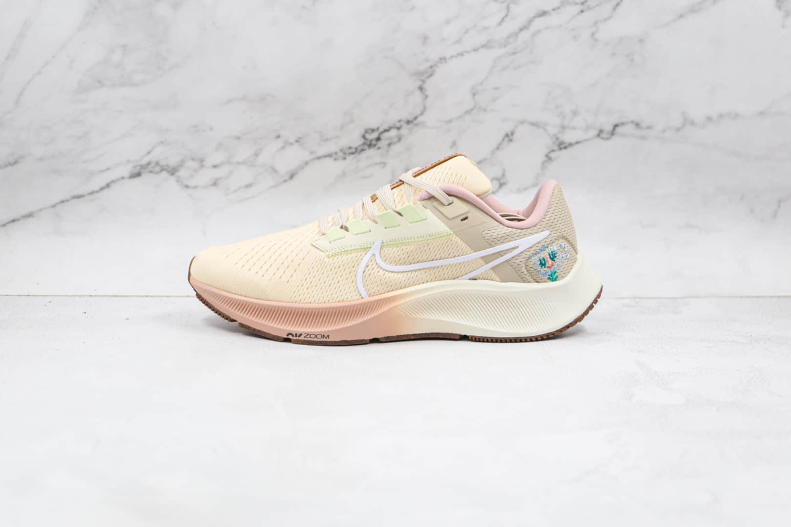 耐克Nike Air Zoom Pegasus 38纯原版本登月38代米灰色慢跑鞋原楦头纸板打造 货号：DM7195-211