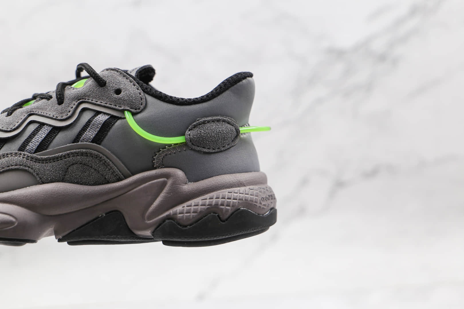 阿迪达斯Adidas Originals Ozweego纯原版本三叶草水管网面灰黑绿老爹鞋原档案数据开发 货号:FX5186