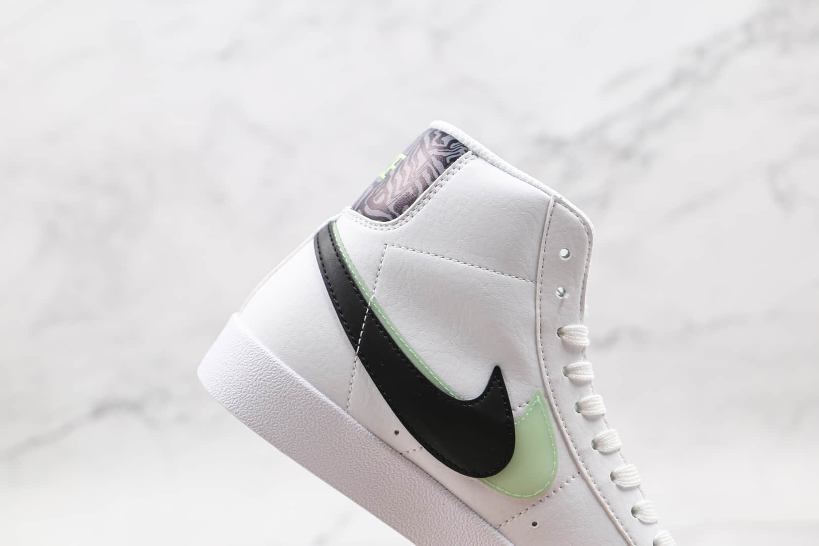 耐克NIKE Blazer MID 77 VNTG纯原版本高帮开拓者白黑绿色双钩板鞋原楦头纸板打造 货号:DD1847-100