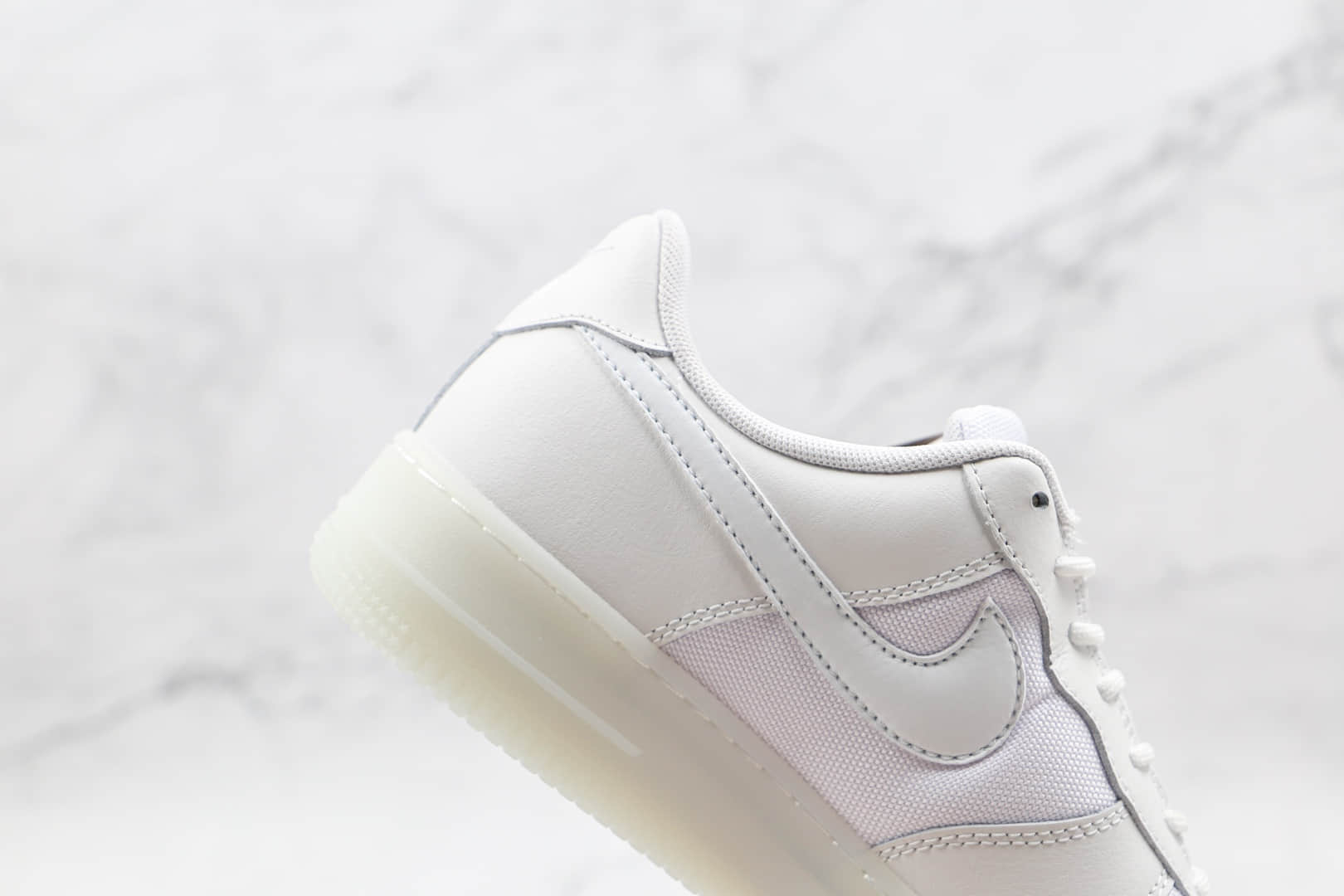 耐克Nike Air Force 1 GORE-TEX纯原版本低帮空军一号机能纯白板鞋内置气垫 货号：DJ7968-100