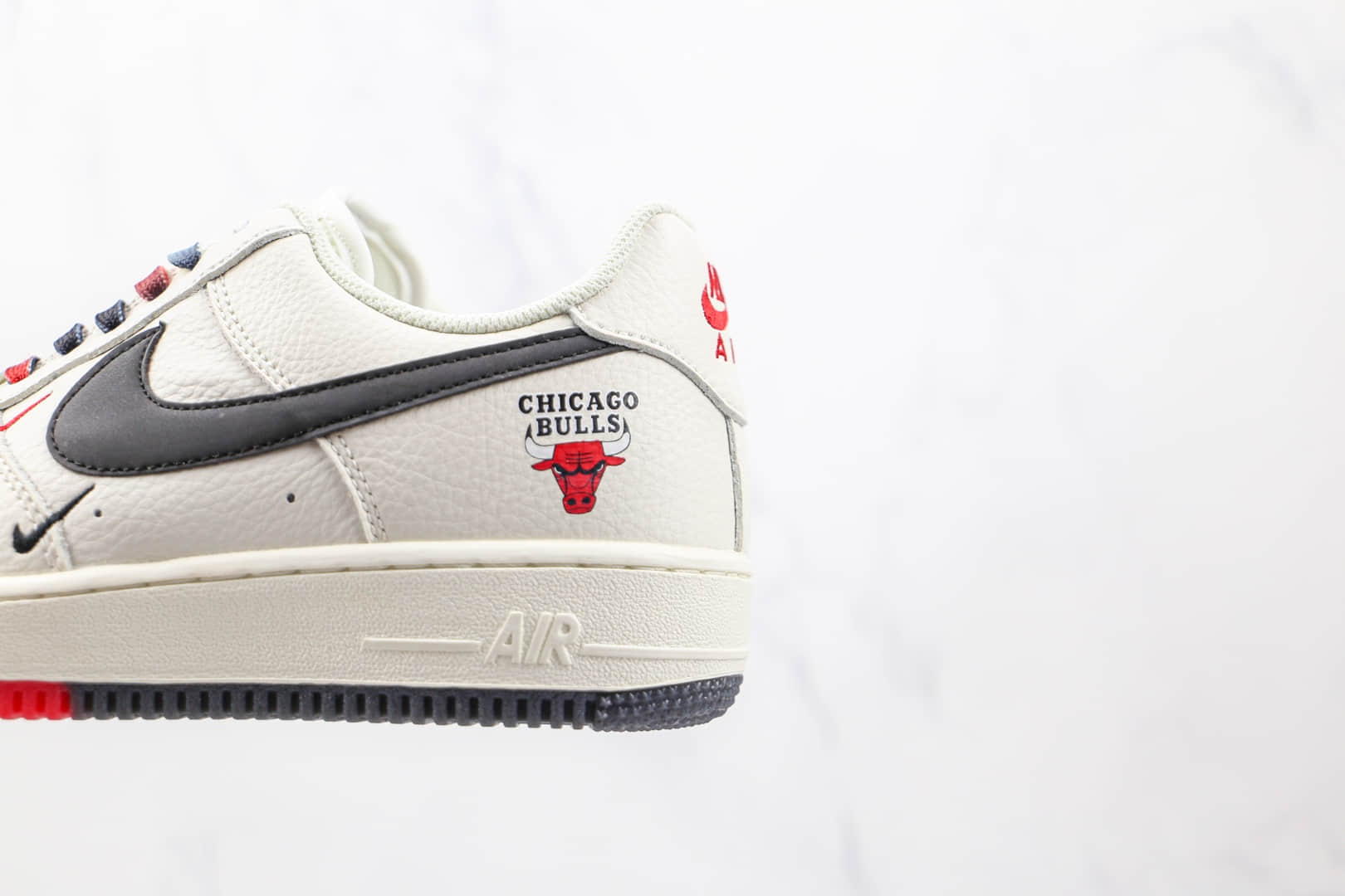 耐克Nike Air Force 1 Low 07纯原版本低帮空军一号白红黑色公牛联名芝加哥配色板鞋内置Sole气垫 货号:CH2806-306
