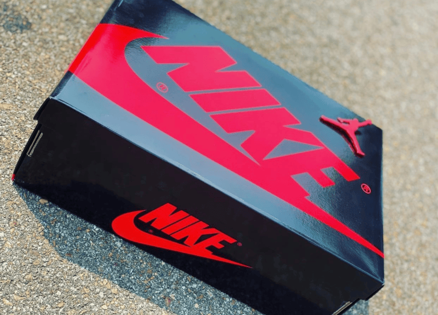 漆皮黑红AJ1禁穿最新实物曝光!酷到炸裂! 货号:555088-063