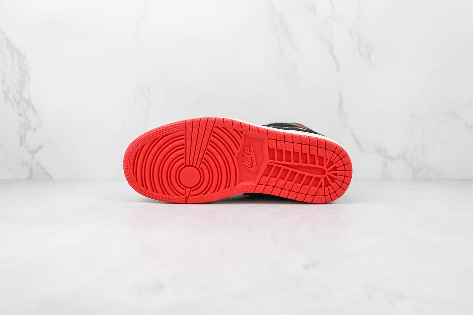 乔丹Air Jordan 1 Mid Siempre Familia纯原版本中帮aj1黑红色刺绣亡灵节板鞋原盒原标 货号:DN4901-001