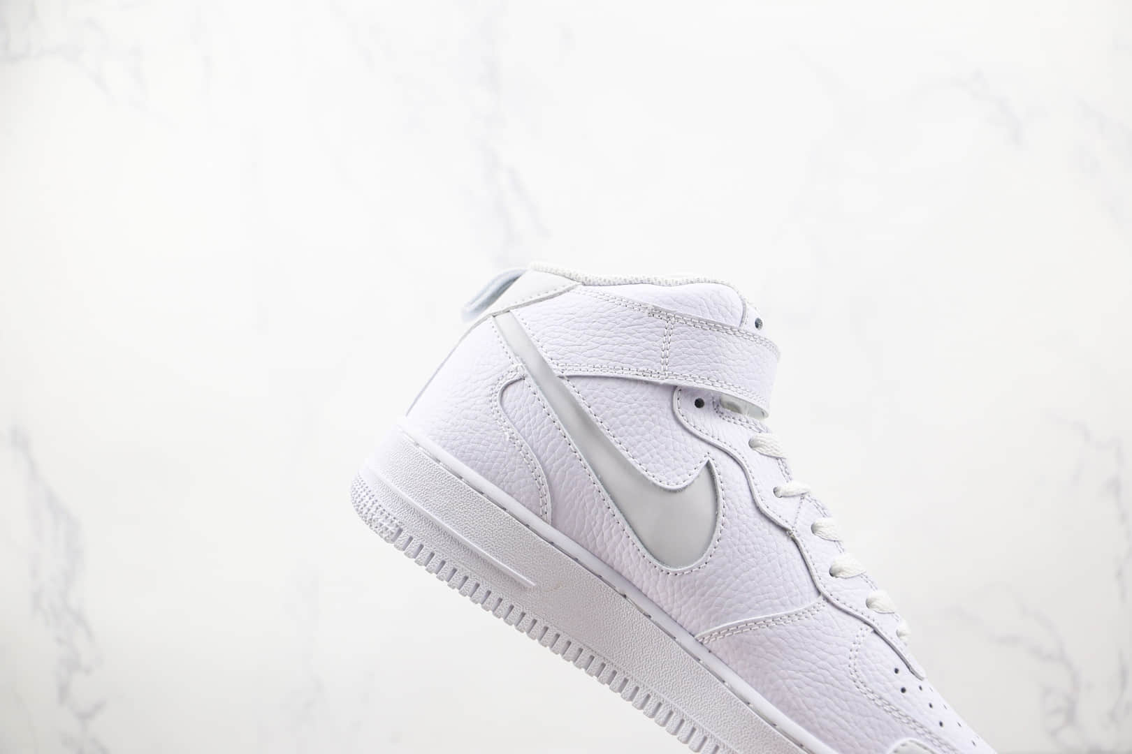耐克Nike Air Force 1‘07纯原版本中帮空军一号白色3M反光钩板鞋原楦头纸板打造 货号:CU3088-606