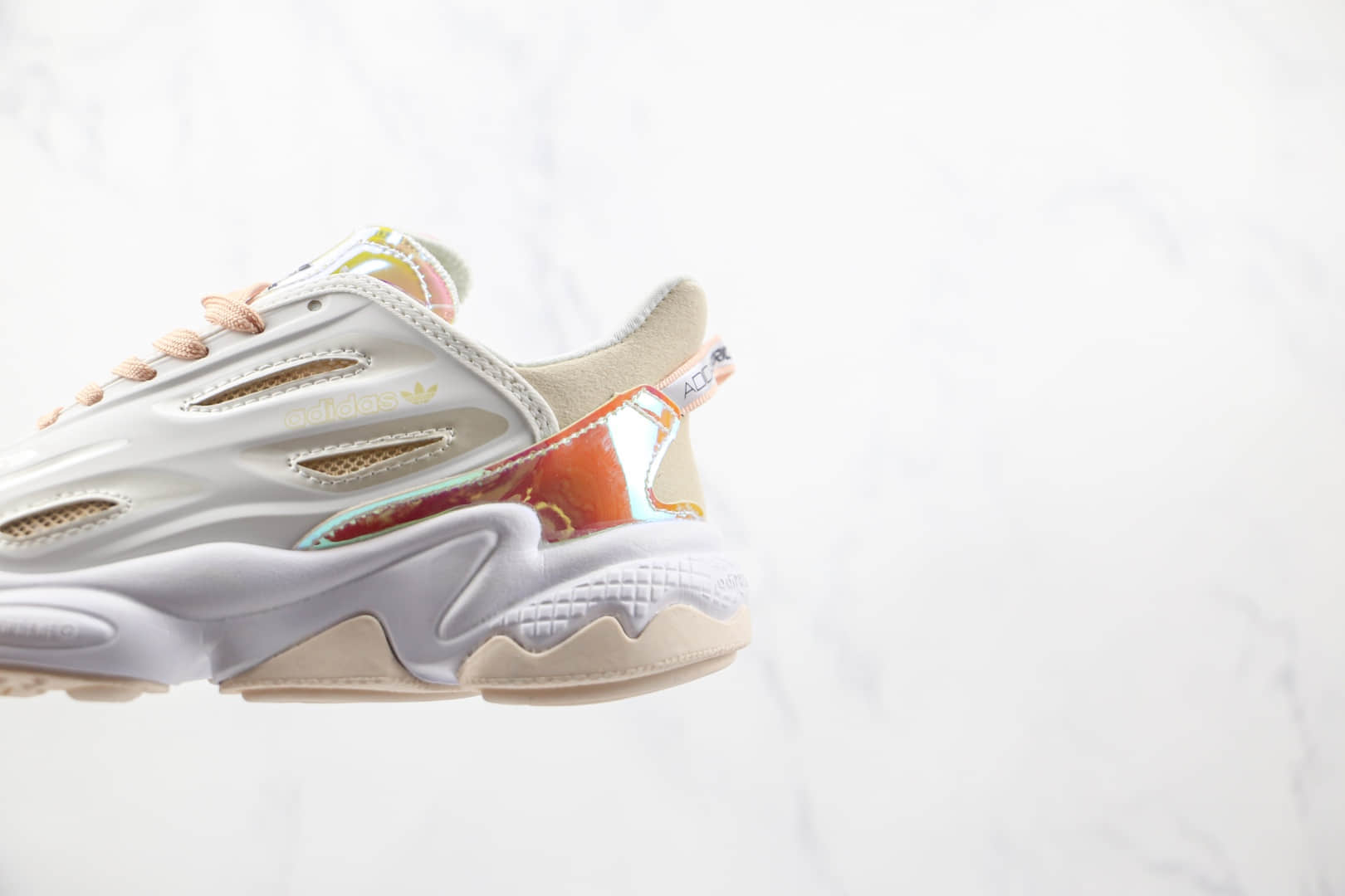 阿迪达斯Adidas original Ozweego Celox M纯原版本三叶草水管2.0皮面白镭射慢跑鞋原楦头纸板打造 货号:GX2957