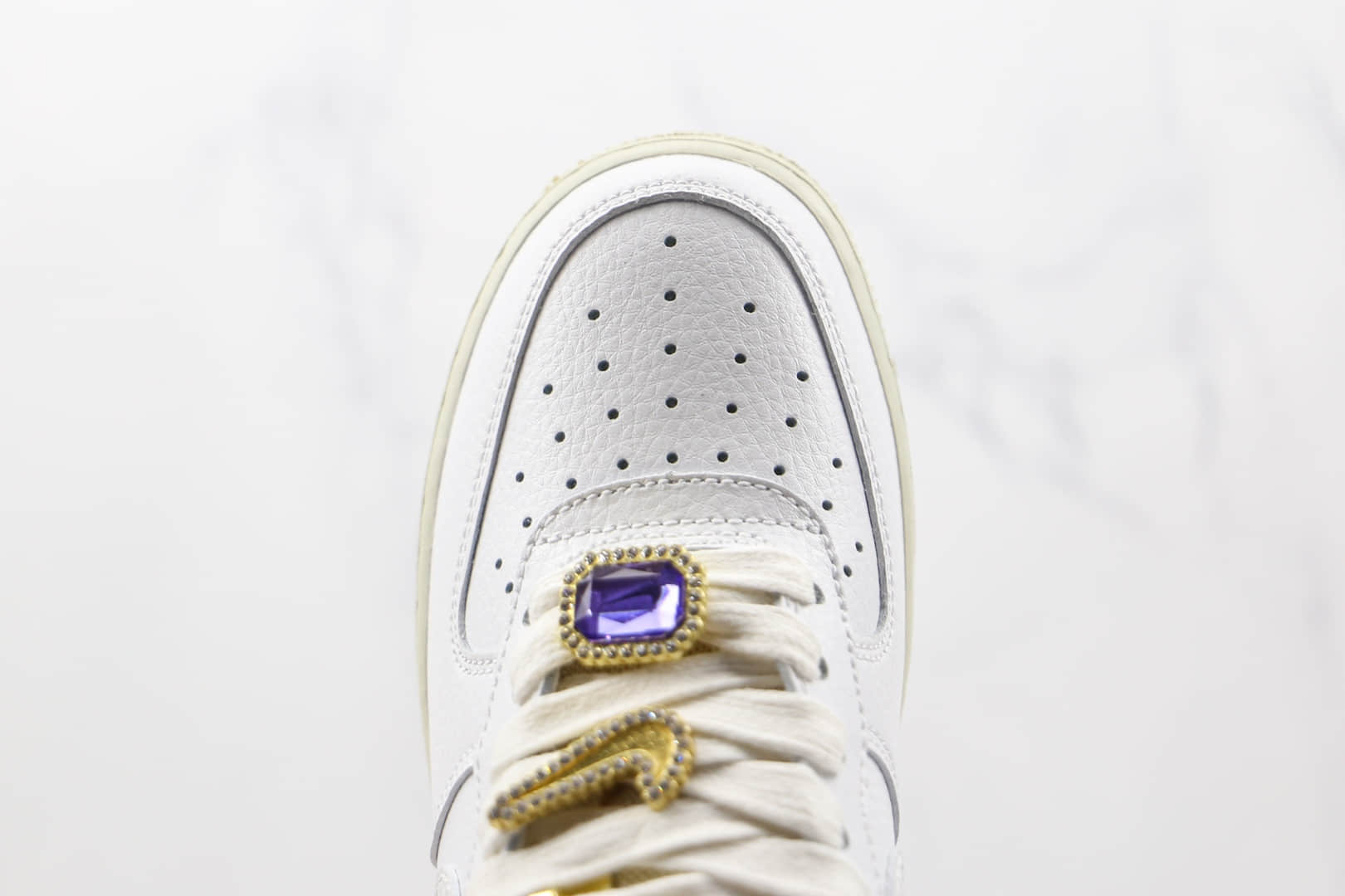 耐克Nike Air Force 1纯原版本低帮空军一号白色小配饰钻石板鞋内置气垫 货号：DN5463-100