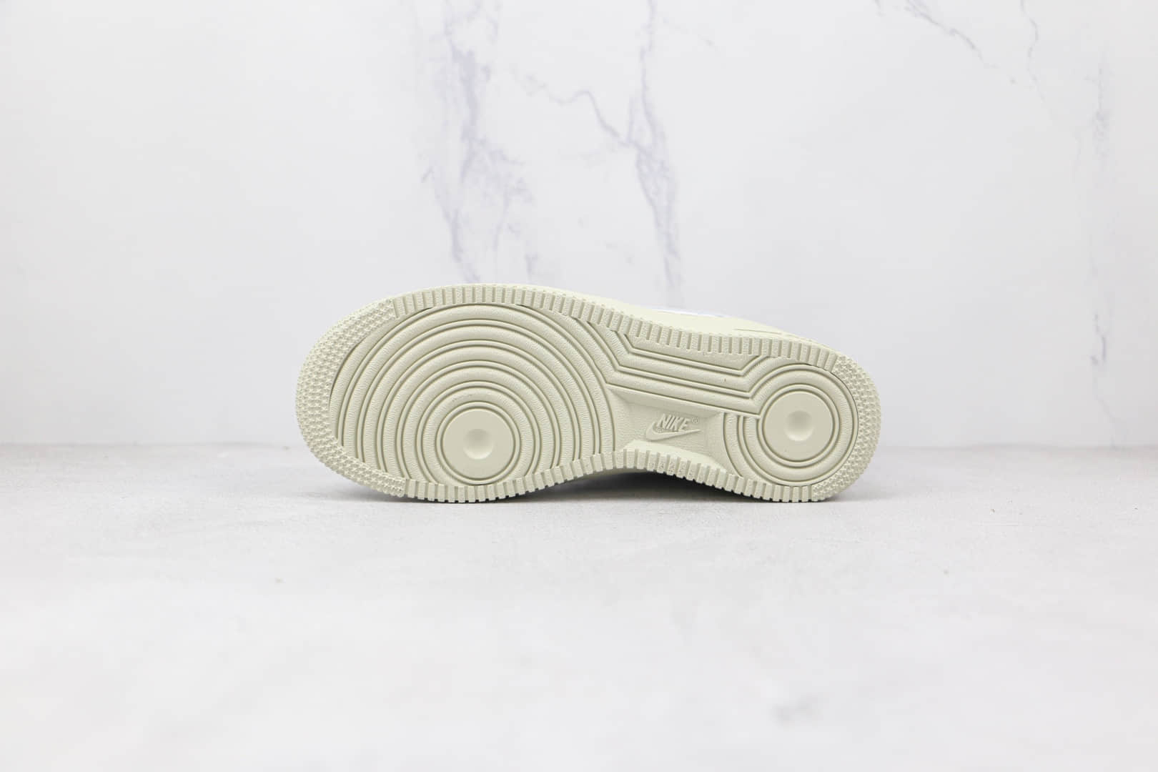 耐克Nike Air Force 1纯原版本低帮空军一号白色小配饰钻石板鞋内置气垫 货号：DN5463-100