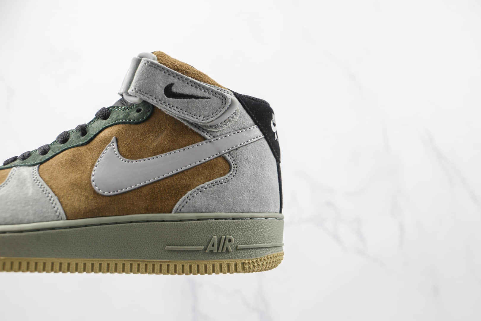 耐克Nike Air Force 1 Low Christmas纯原版本中帮空军一号圣诞节限定配色板鞋原盒原标 货号:CQ5059-118