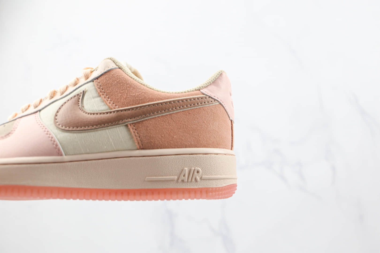 耐克Nike Air Force 1纯原版本低帮空军一号少女粉色拼色板鞋内置气垫 货号：896185-603