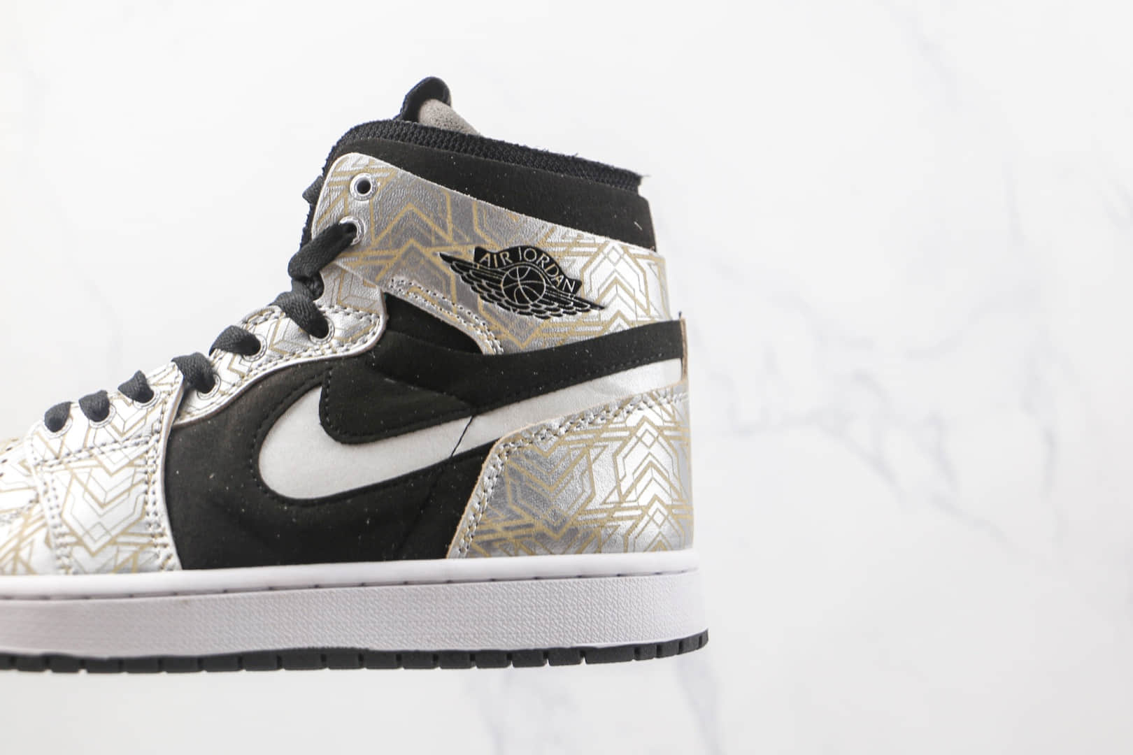 乔丹Air Jordan 1 Zoom CMFT Gold Laser纯原版本高帮AJ1黑金镭射板鞋原楦头纸板打造 货号：DQ0659-800